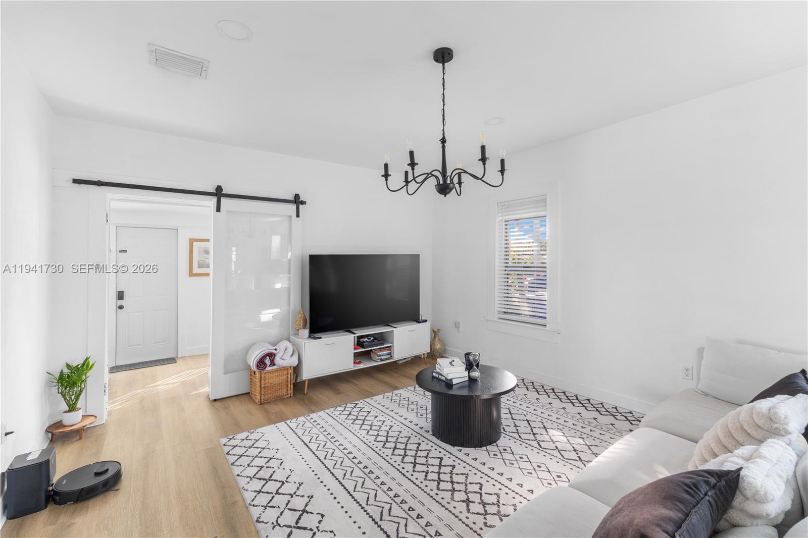 2811 SW 17th St Miami, FL 33145