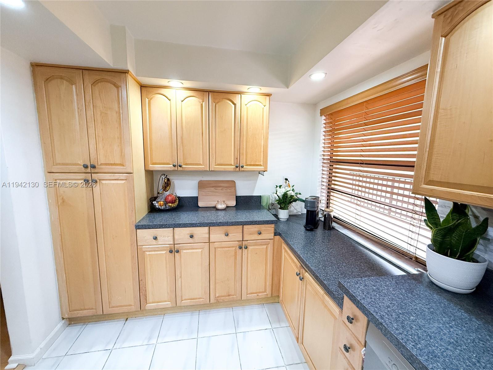 450 Commodore Dr Plantation, FL 33325