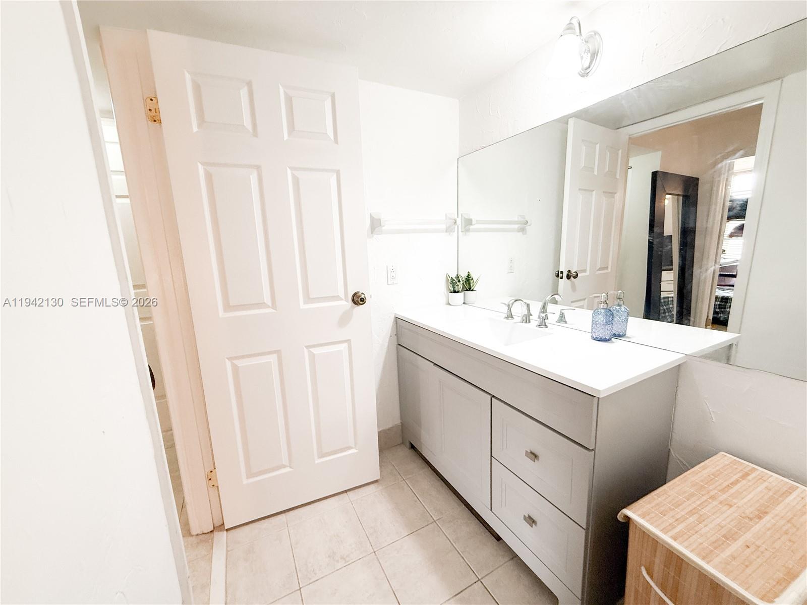 450 Commodore Dr Plantation, FL 33325