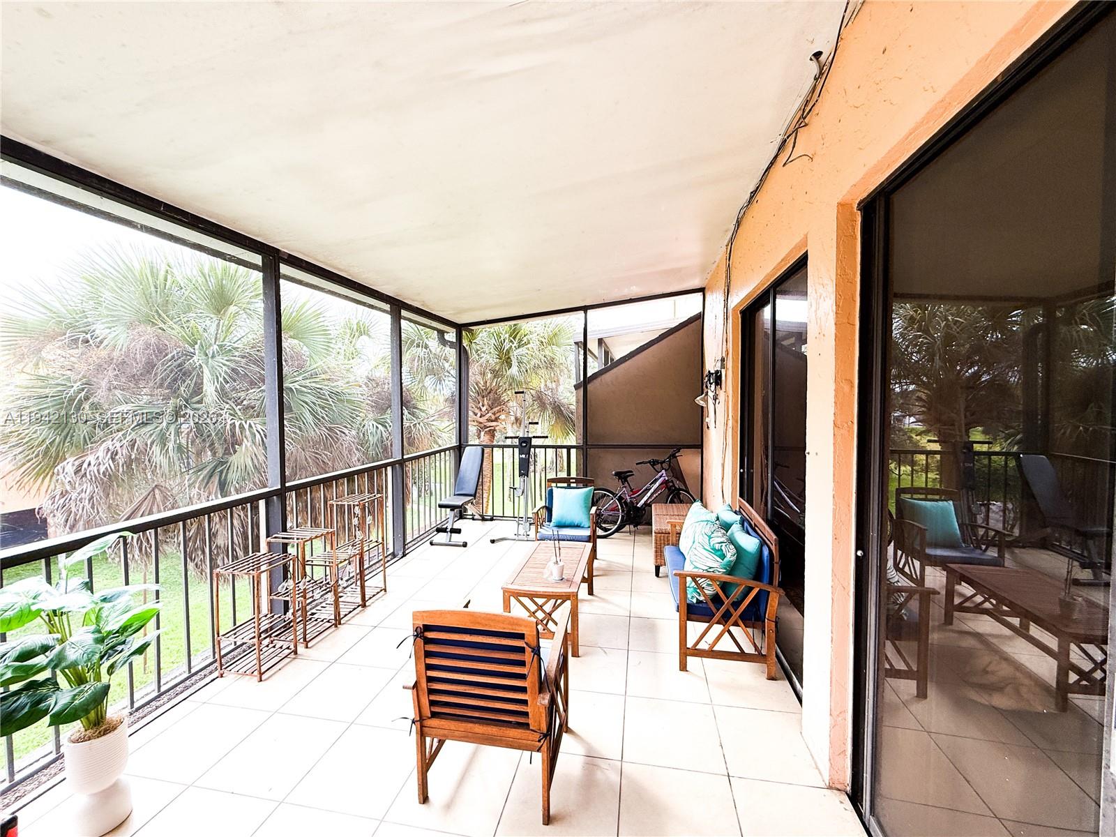 450 Commodore Dr Plantation, FL 33325