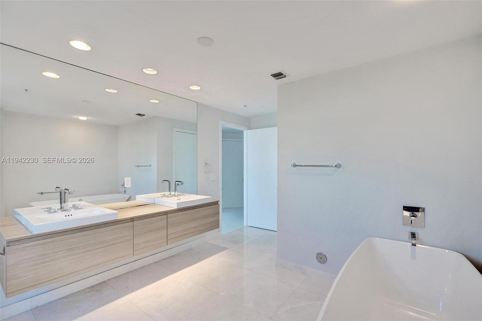 17301 Biscayne Blvd #708 North Miami Beach, FL 33160