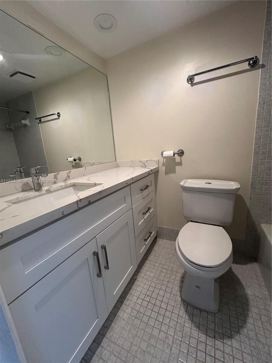 200 Berkley Rd #108 Hollywood, FL 33024