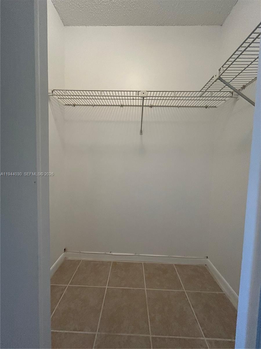 200 Berkley Rd #108 Hollywood, FL 33024