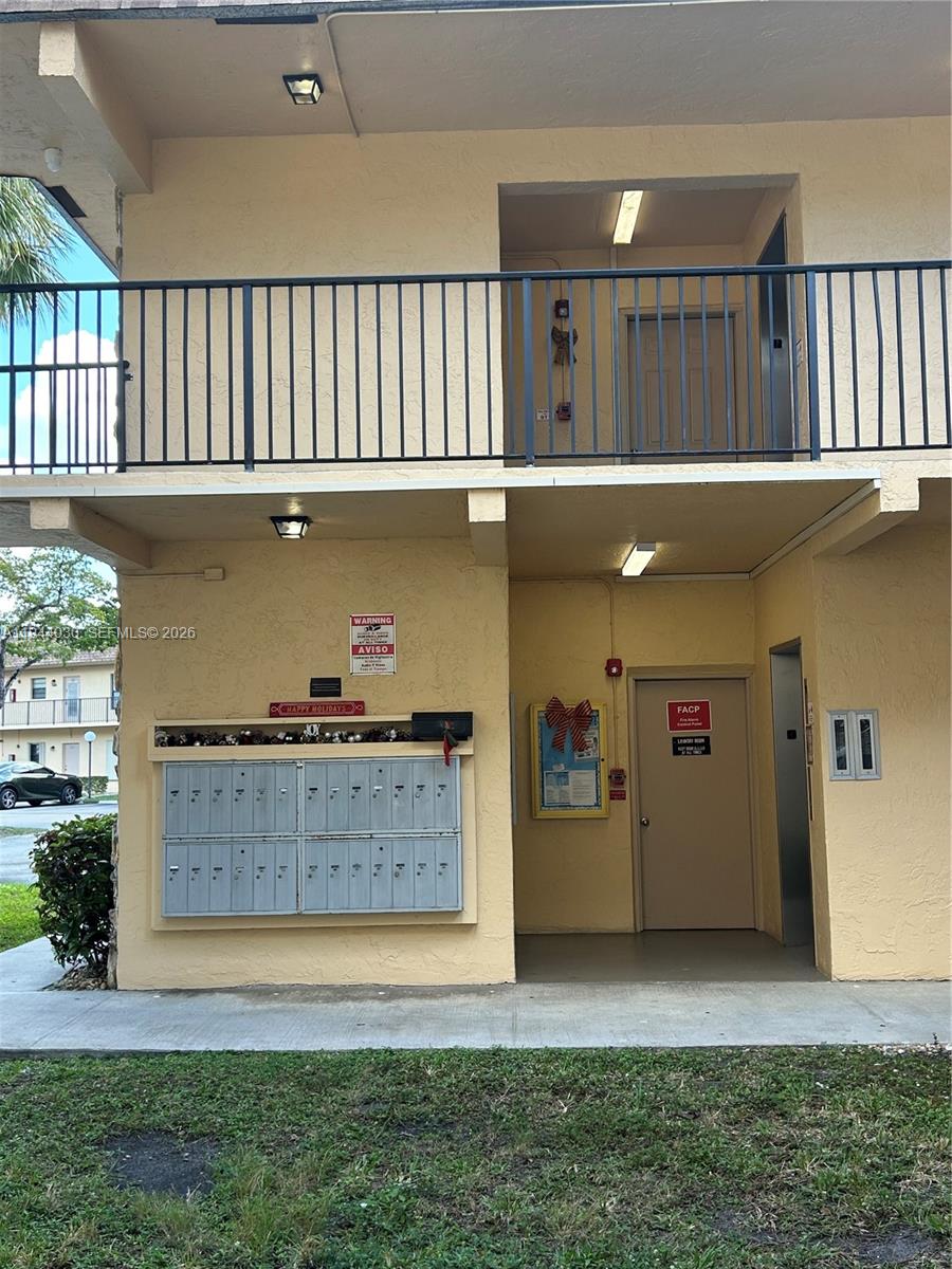 200 Berkley Rd #108 Hollywood, FL 33024