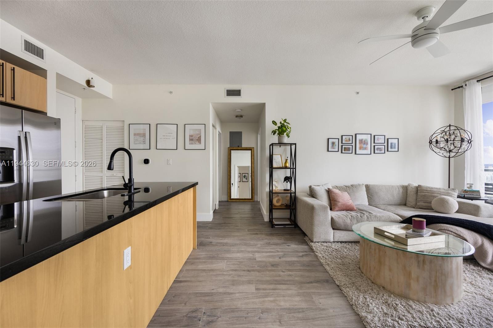 1111 SW 1st Ave #3723-N Miami, FL 33130