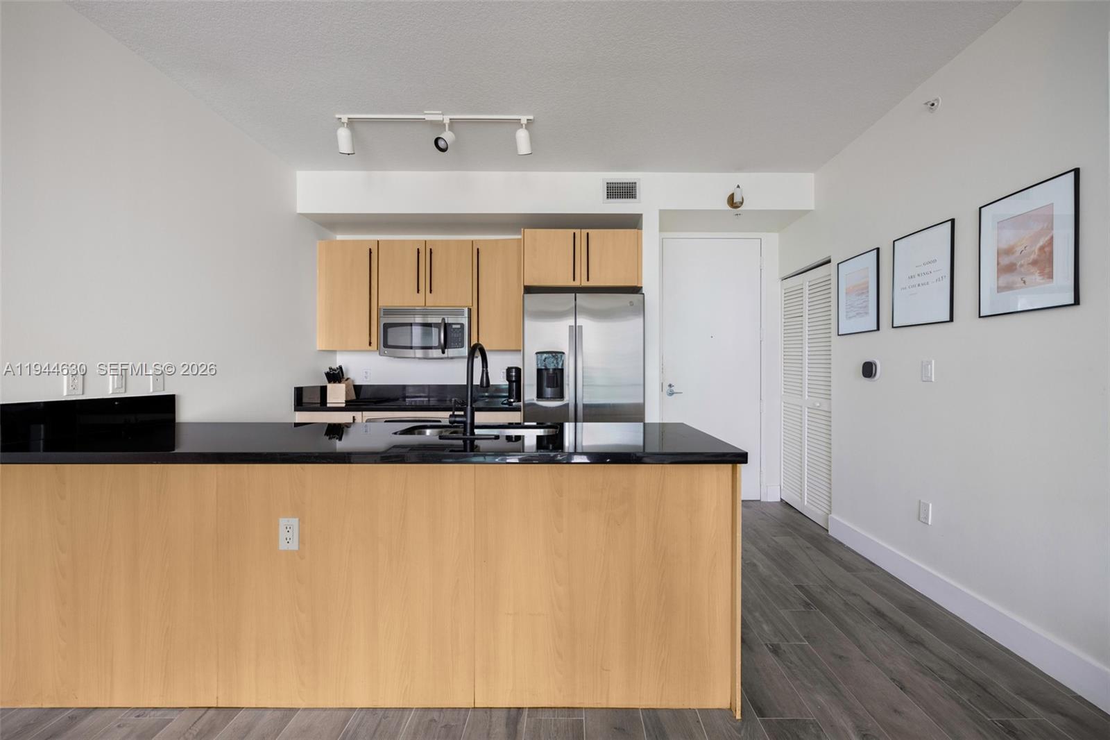 1111 SW 1st Ave #3723-N Miami, FL 33130