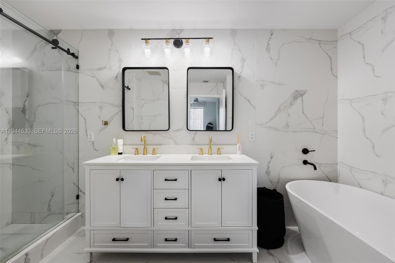 1111 SW 1st Ave #3723-N Miami, FL 33130