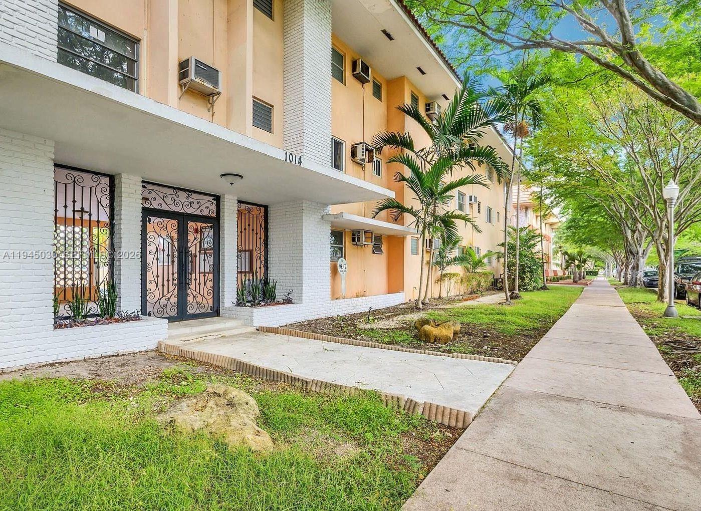 1014 Salzedo St #307