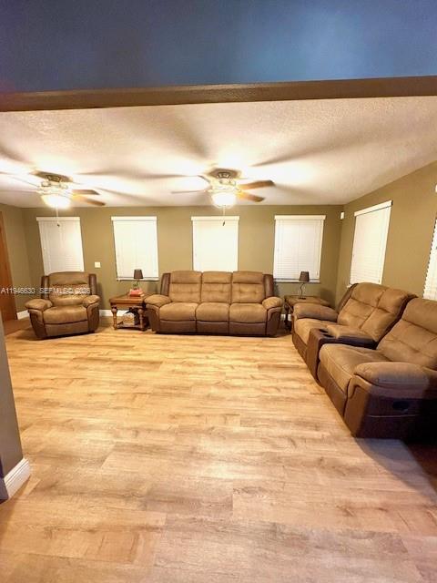 1601 Regal Oak Dr Kissimmee, FL 34744