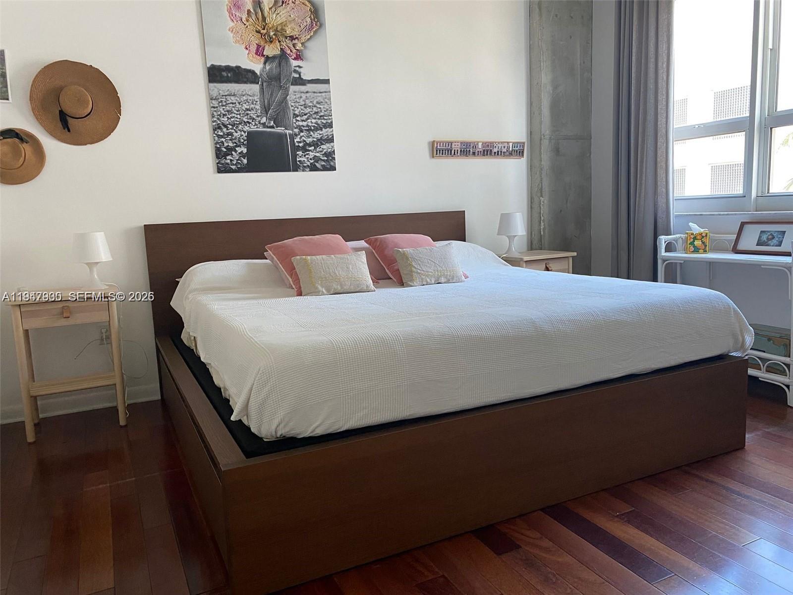 image Cite on the Bay West11