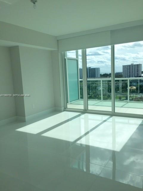 image 400 Sunny Isles10