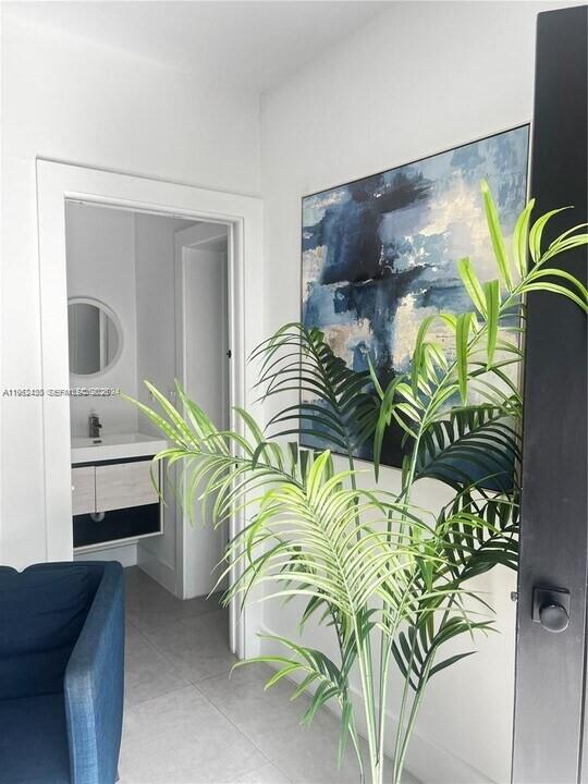 15 NW 52nd St Miami, FL 33127