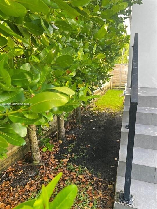 15 NW 52nd St Miami, FL 33127