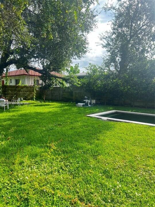 15 NW 52nd St Miami, FL 33127