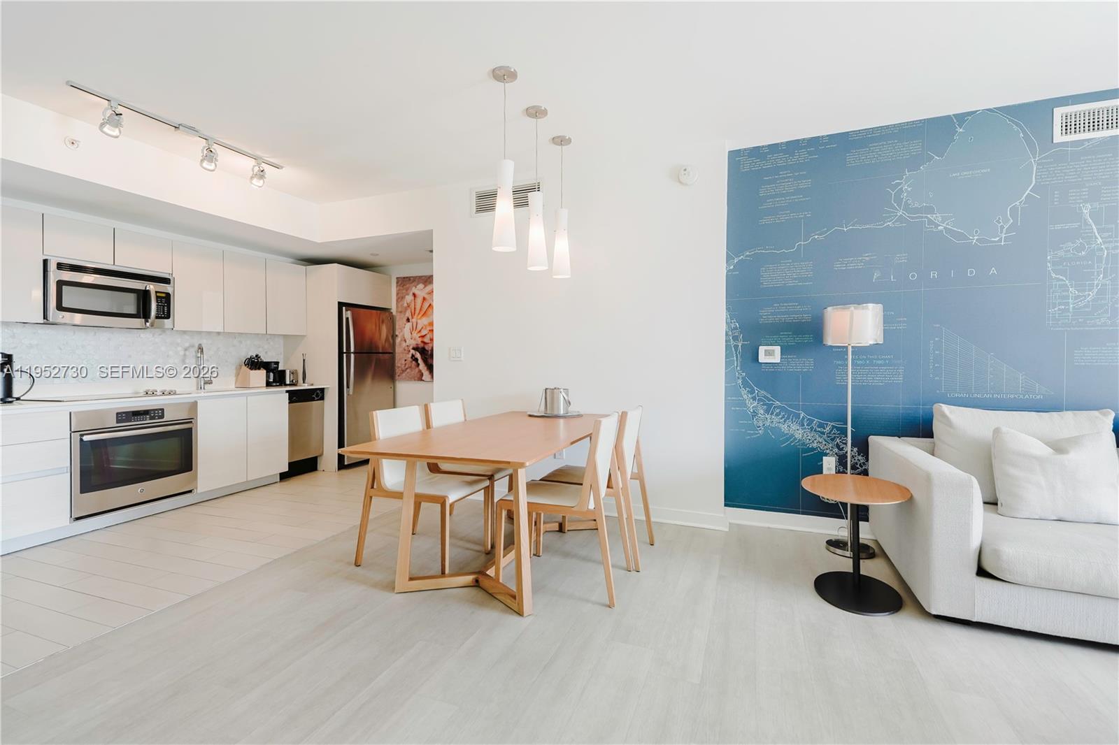 image Beachwalk Condominium36