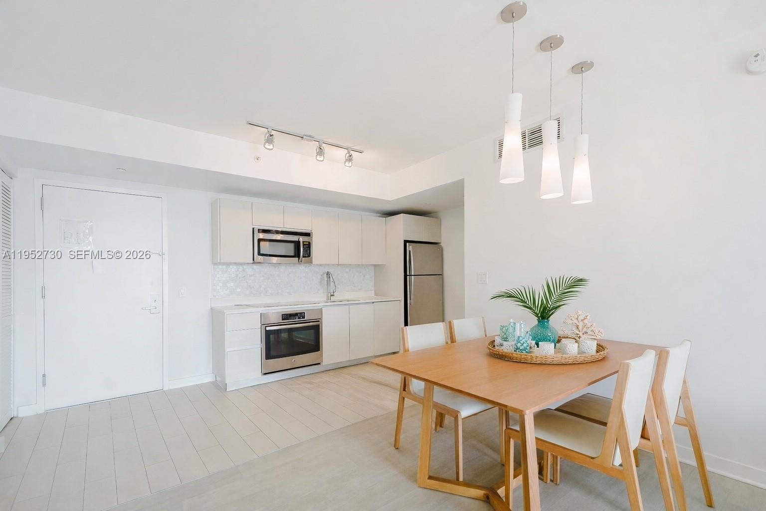 image Beachwalk Condominium5