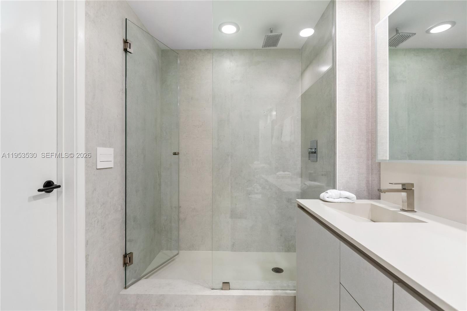 1010 Brickell Ave #1701 Miami, FL 33131