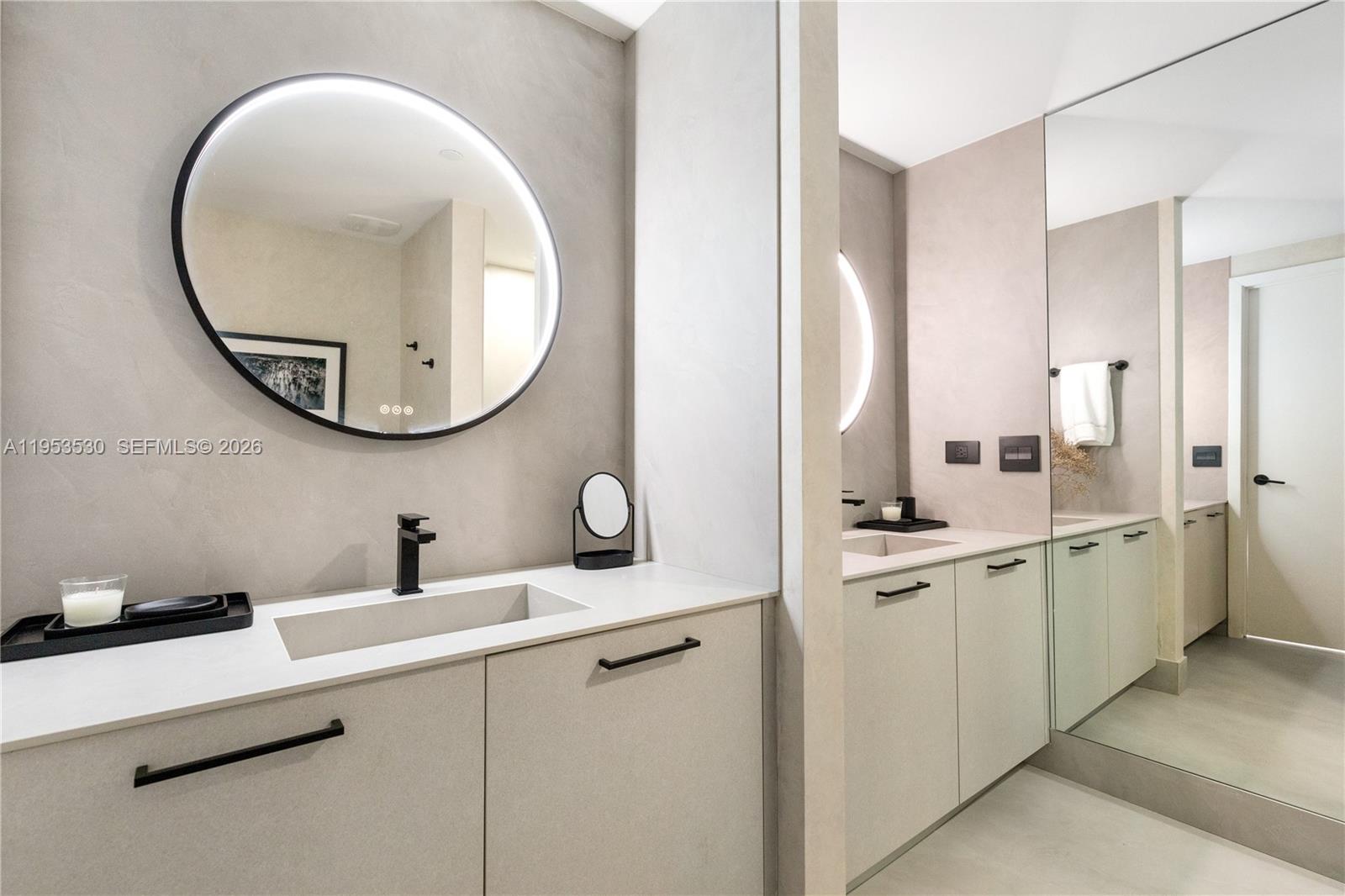 1010 Brickell Ave #1701 Miami, FL 33131