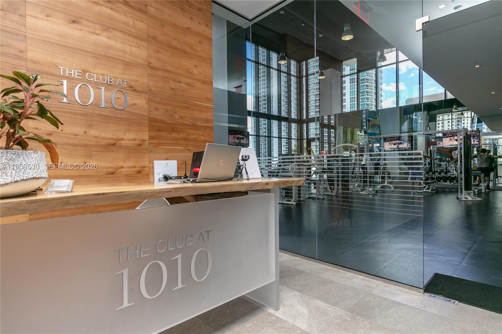 1010 Brickell Ave #1701 Miami, FL 33131