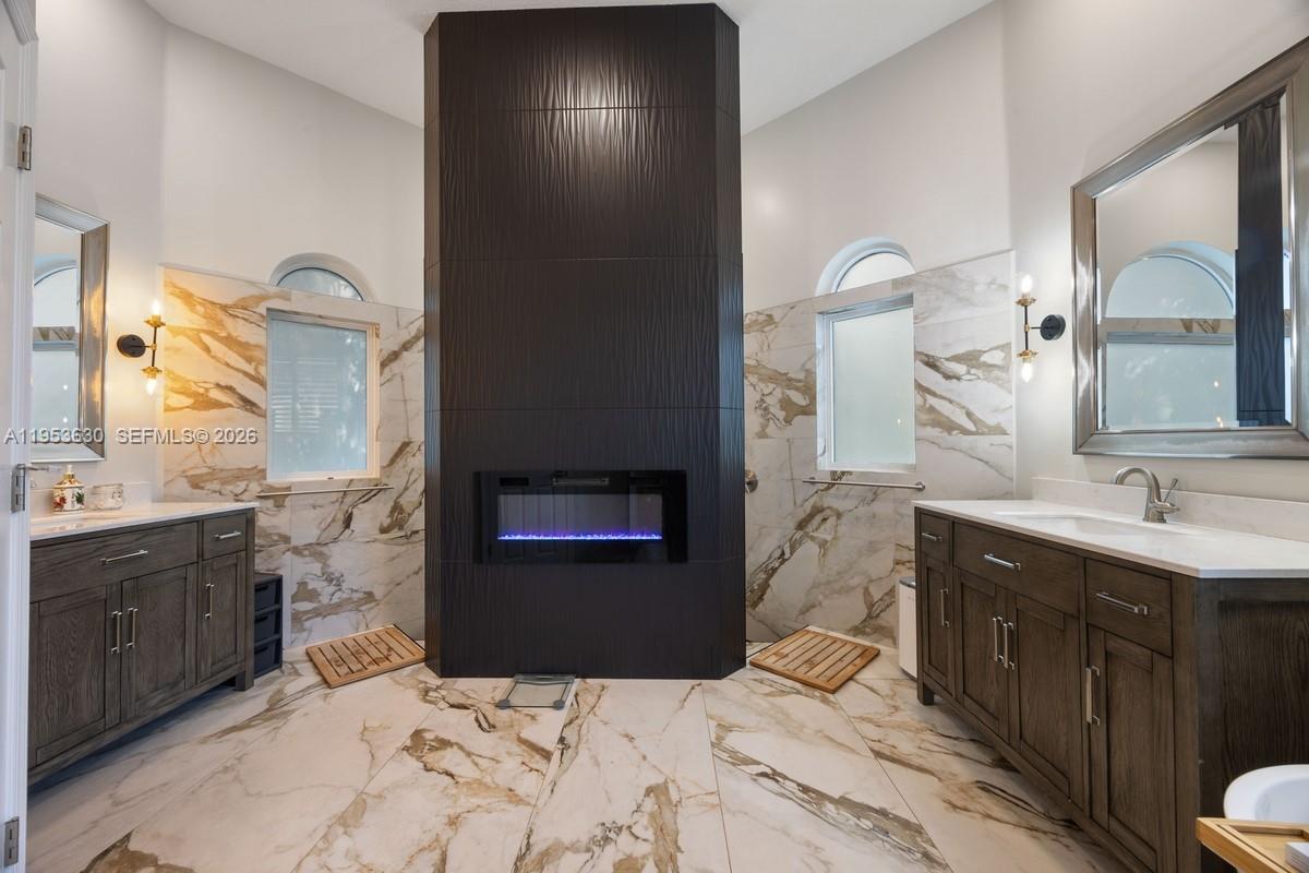 12123 NW 10th Mnr Coral Springs, FL 33071