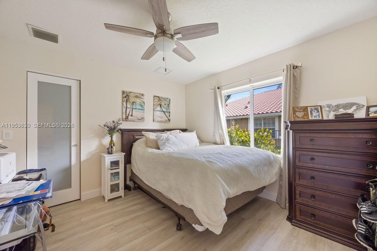 12123 NW 10th Mnr Coral Springs, FL 33071