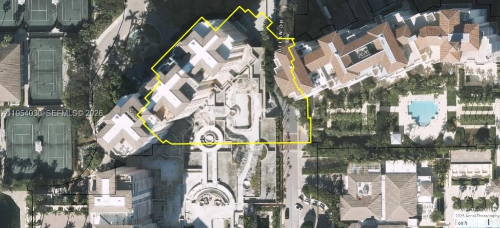 781 Crandon Blvd #702