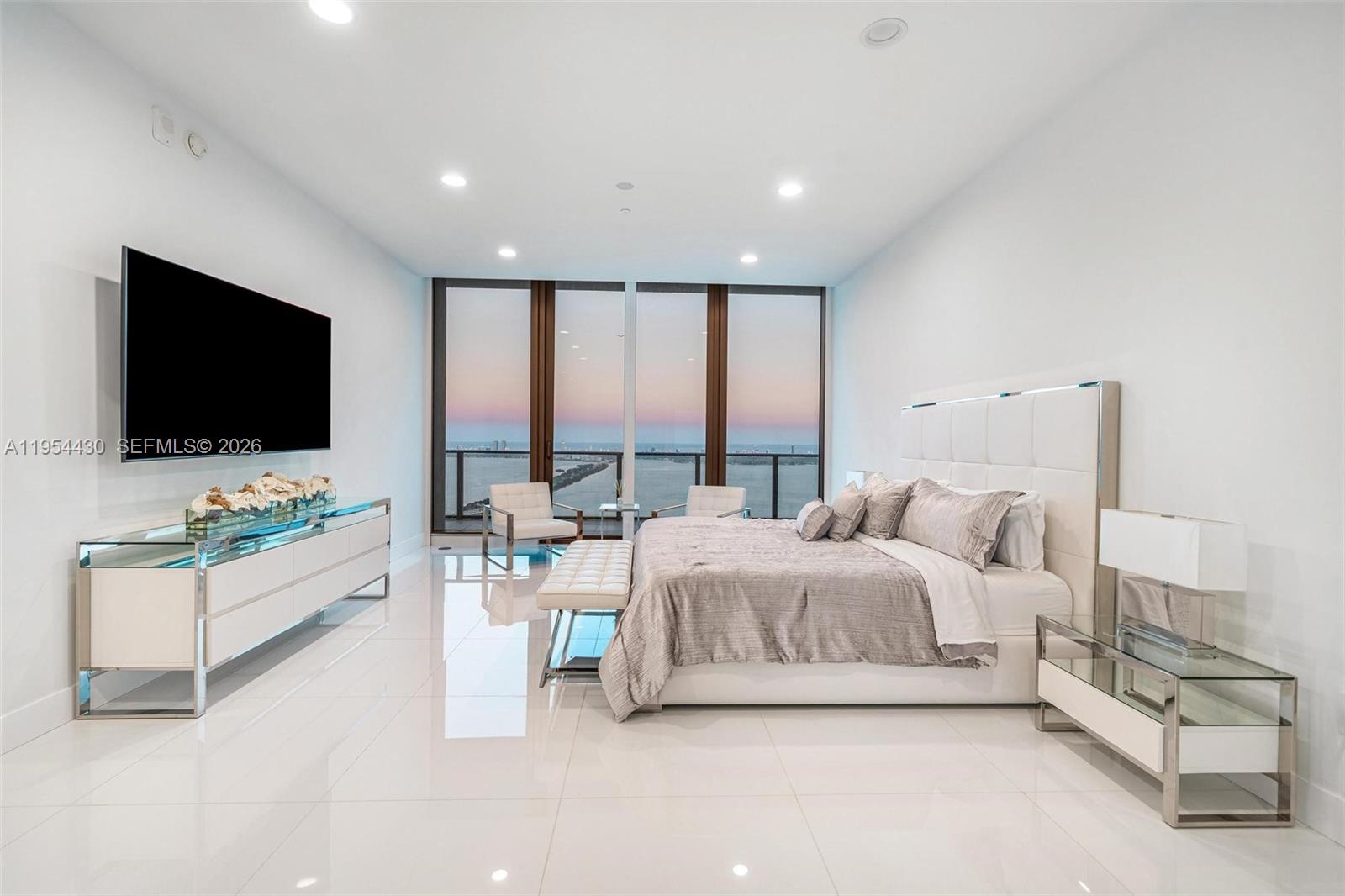 3131 NE 7th Ave #UPH5303 Miami, FL 33137