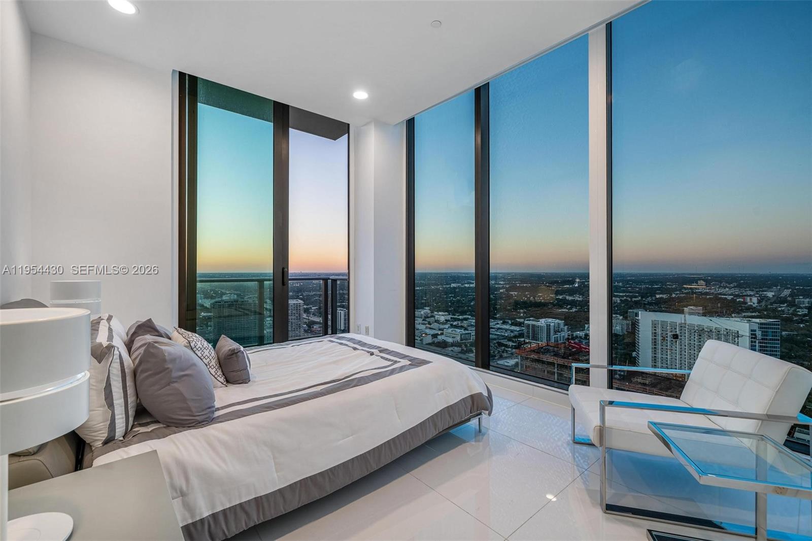 3131 NE 7th Ave #UPH5303 Miami, FL 33137