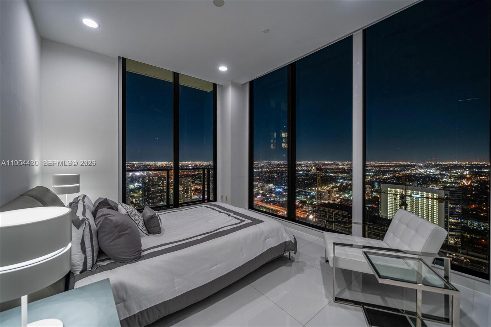 3131 NE 7th Ave #UPH5303 Miami, FL 33137