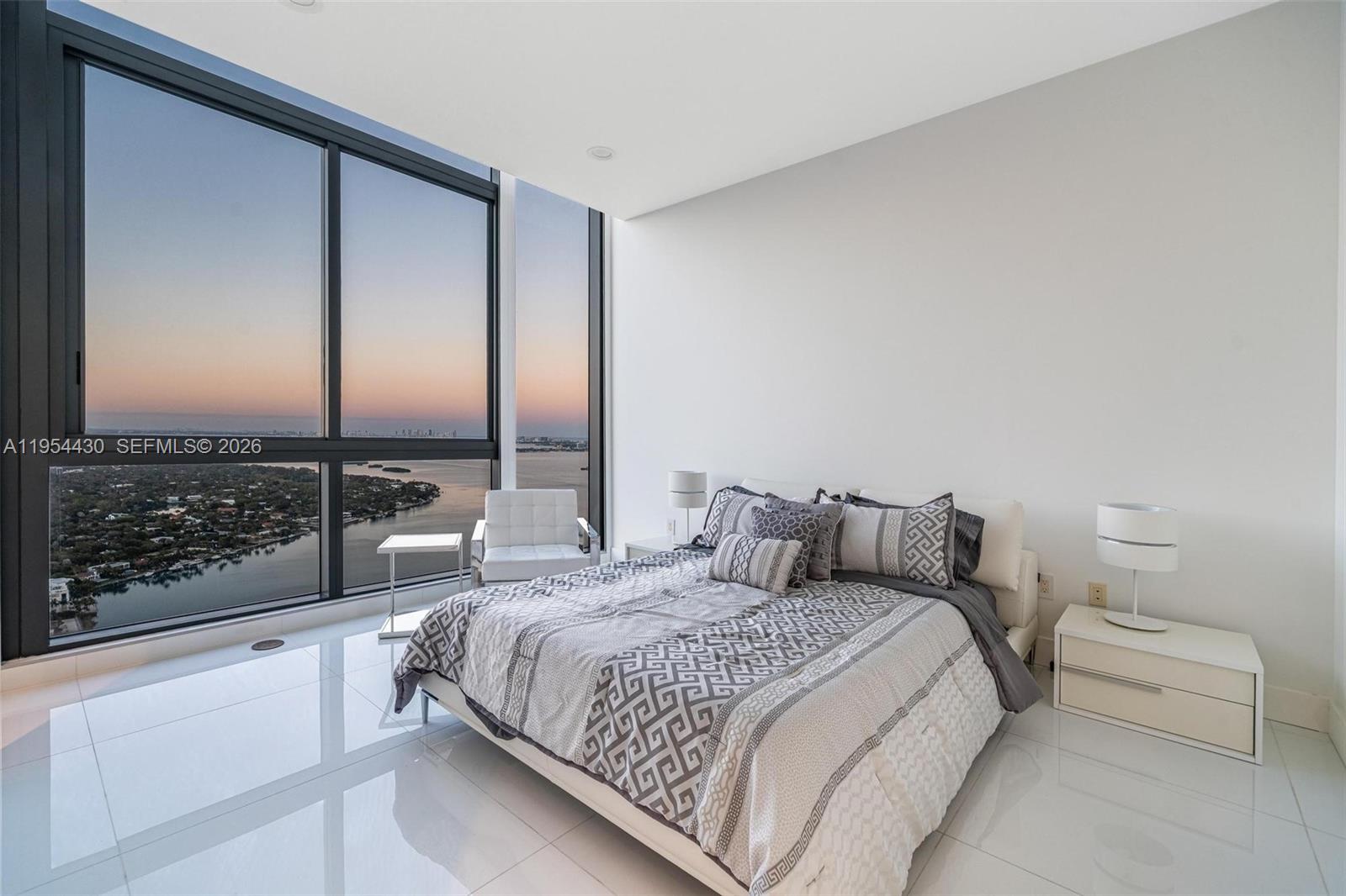 3131 NE 7th Ave #UPH5303 Miami, FL 33137