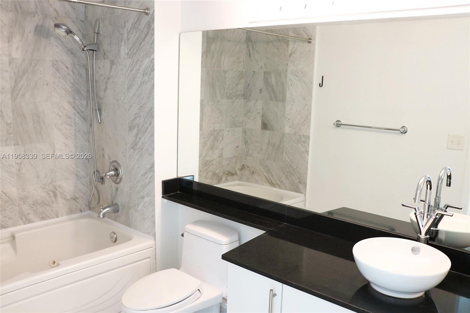 image Brickell on the River North10