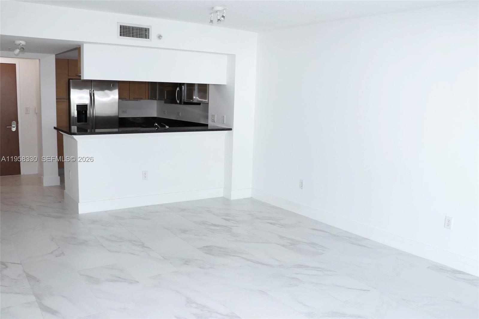 image Brickell on the River North1