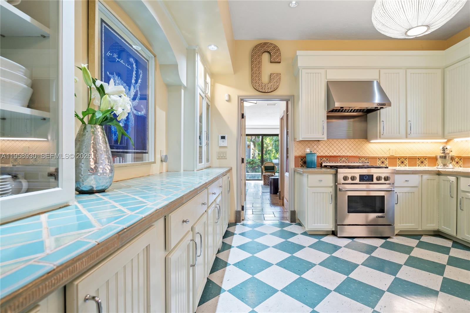 2330 Prairie Ave Miami Beach, FL 33140