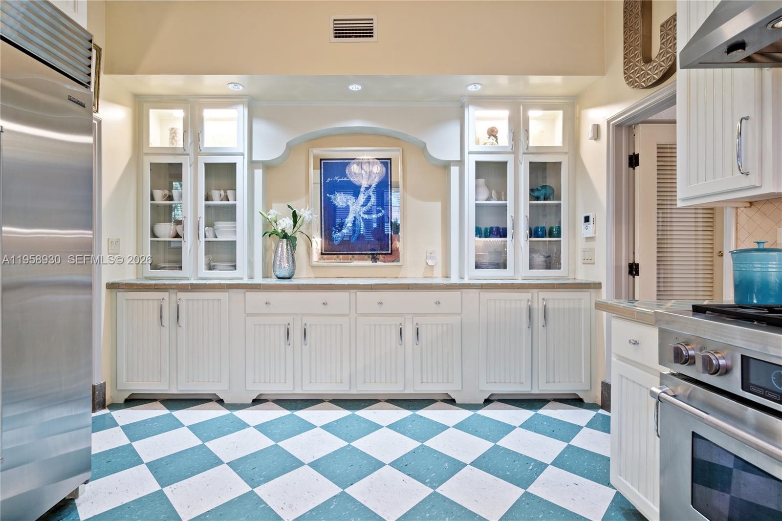 2330 Prairie Ave Miami Beach, FL 33140