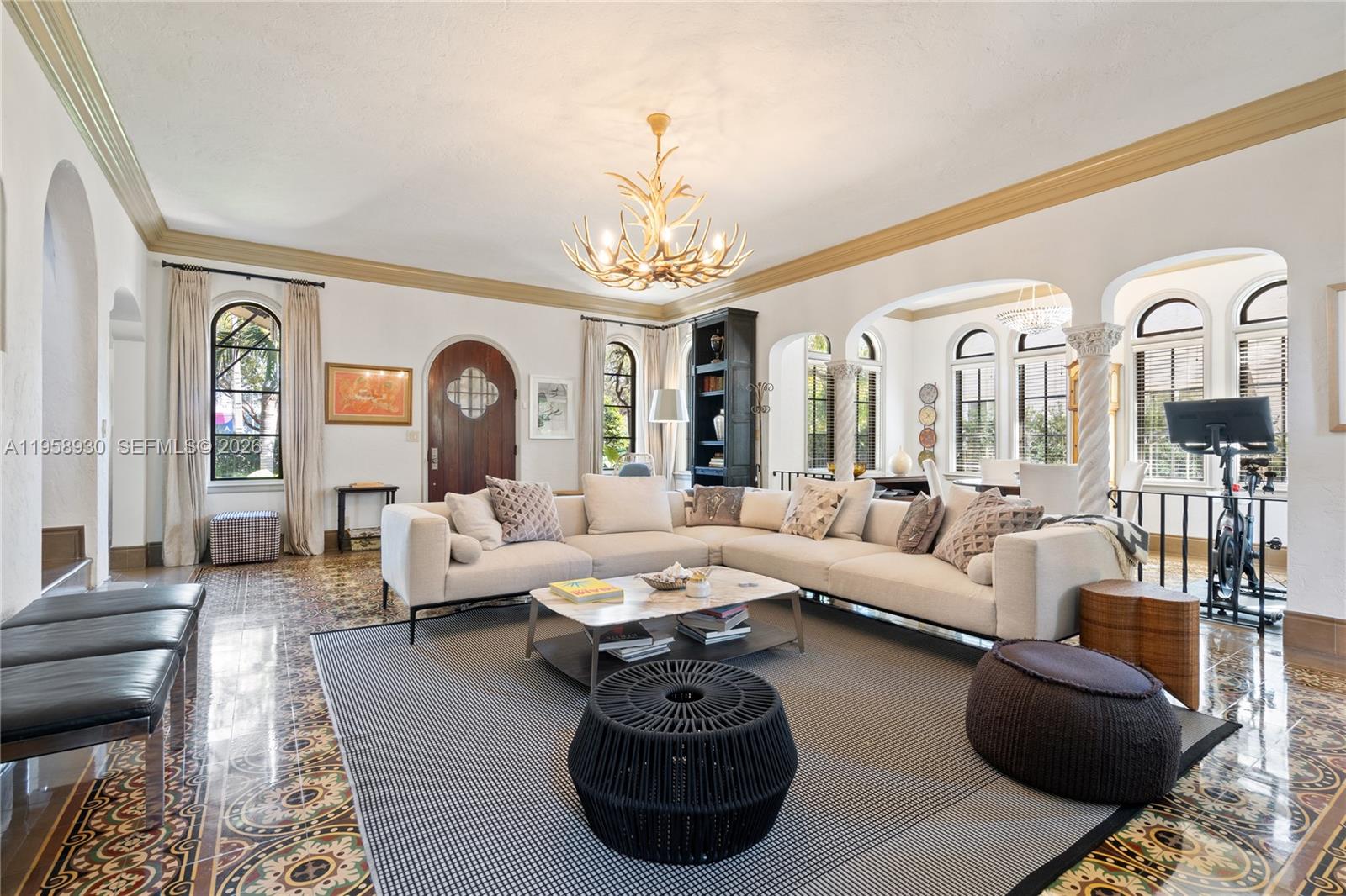 2330 Prairie Ave Miami Beach, FL 33140