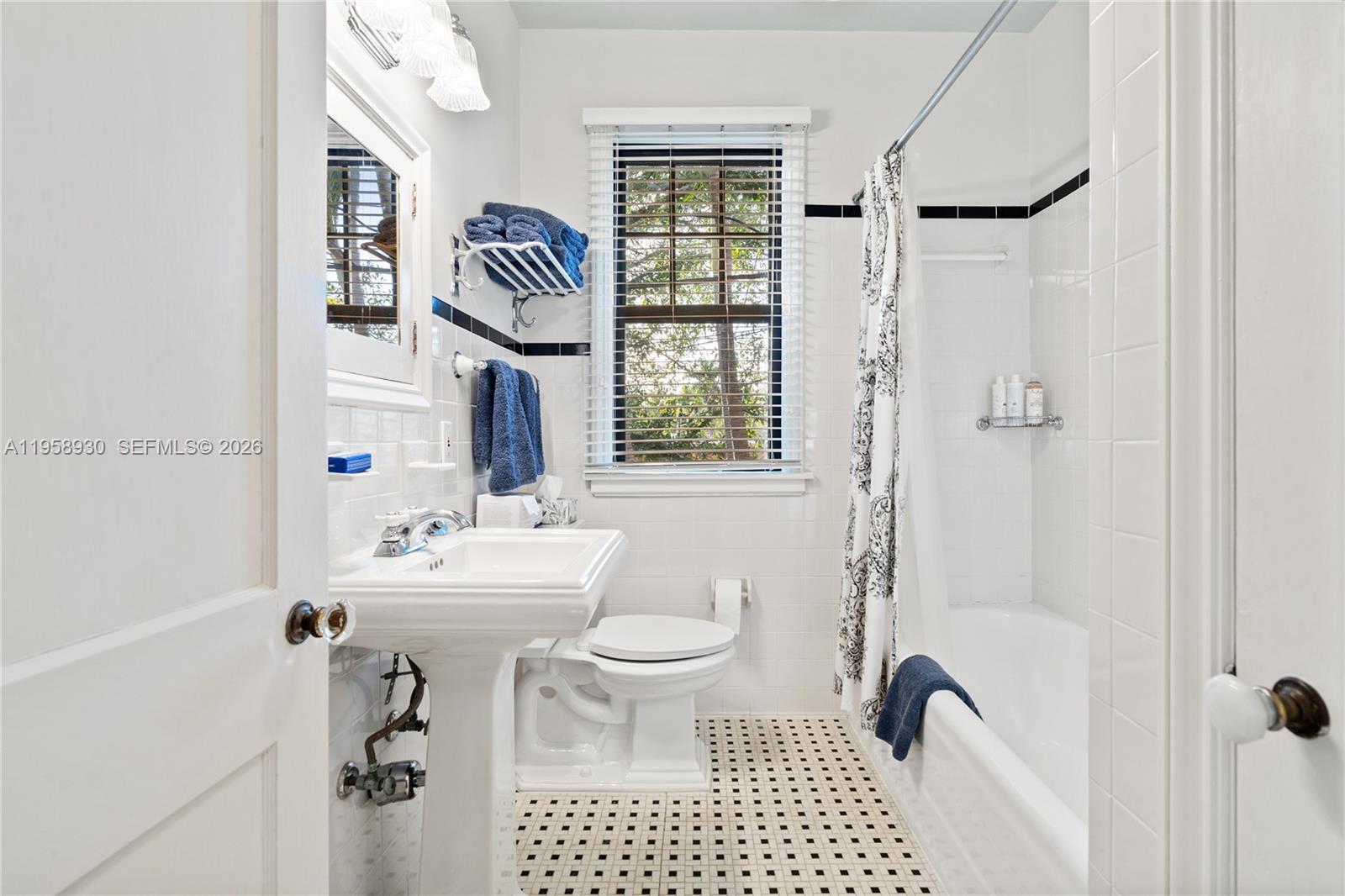 2330 Prairie Ave Miami Beach, FL 33140