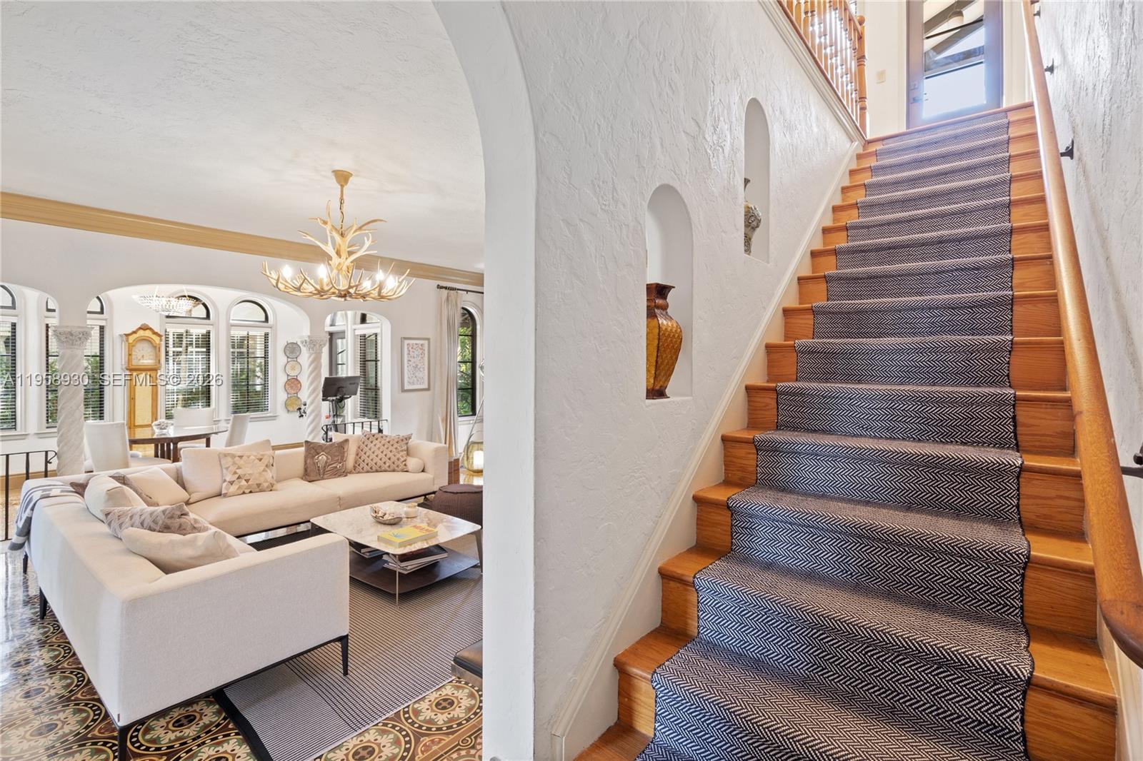 2330 Prairie Ave Miami Beach, FL 33140