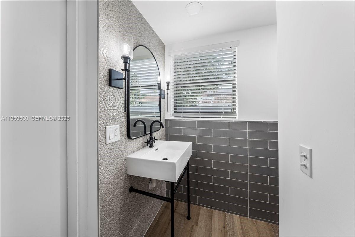 7705 SW 66th St South Miami, FL 33143