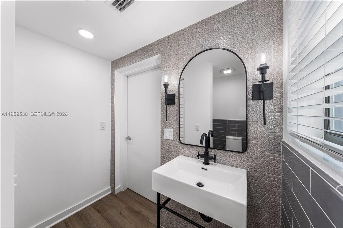 7705 SW 66th St South Miami, FL 33143