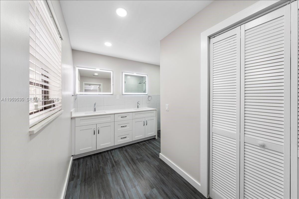 7705 SW 66th St South Miami, FL 33143