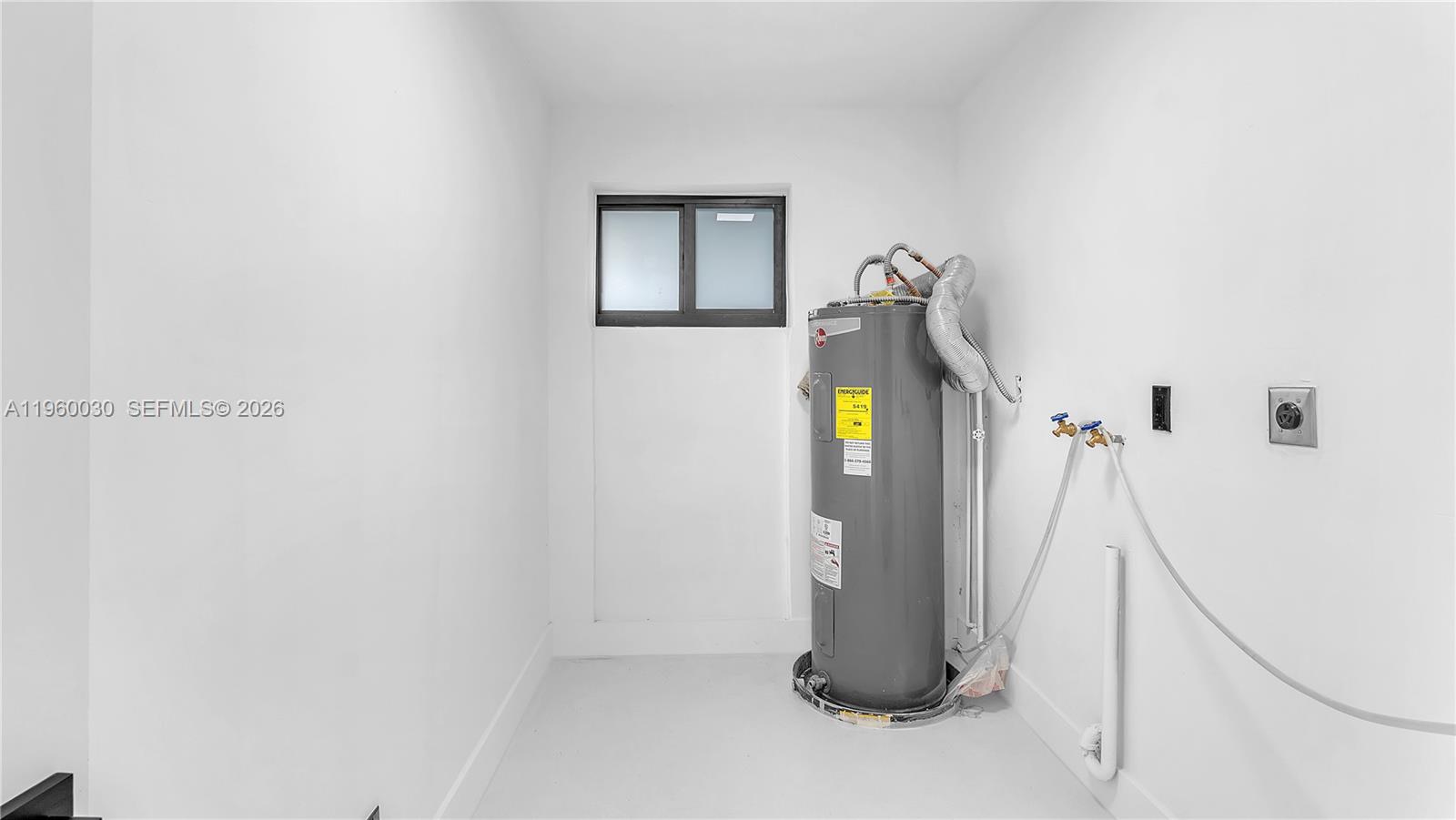 3810 NW 6th St Lauderhill, FL 33311