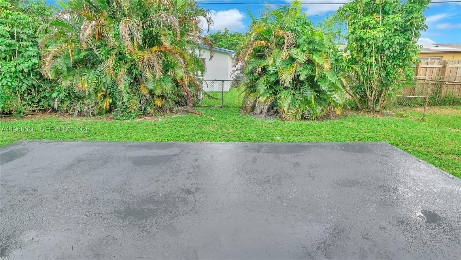 3810 NW 6th St Lauderhill, FL 33311