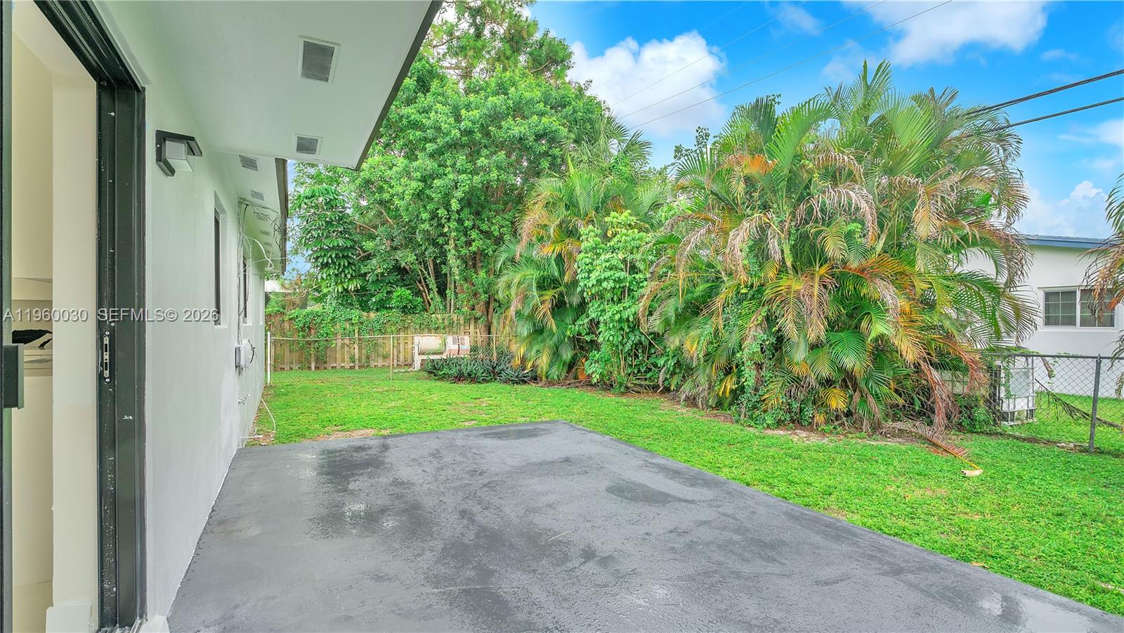 3810 NW 6th St Lauderhill, FL 33311