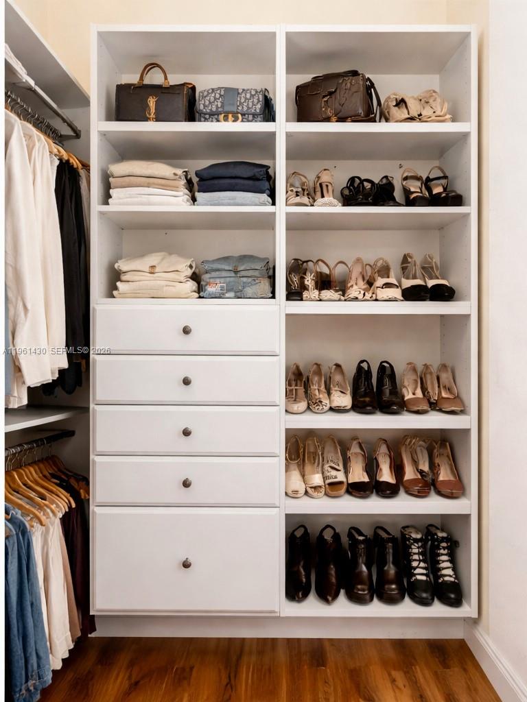 10013 NW 89th Ter Doral, FL 33178