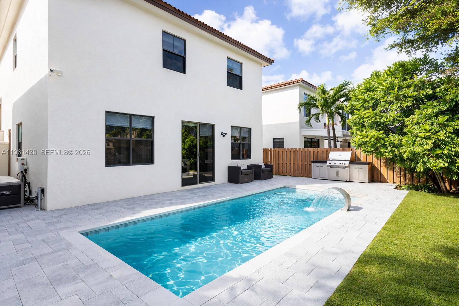 10013 NW 89th Ter Doral, FL 33178