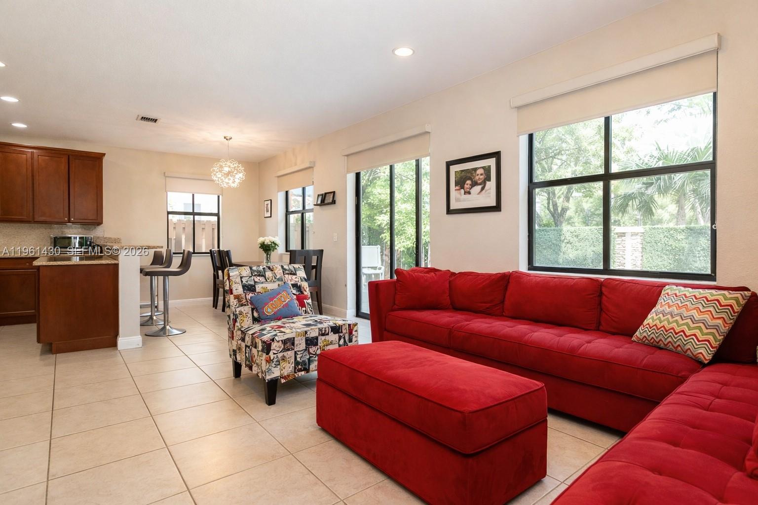 10013 NW 89th Ter Doral, FL 33178