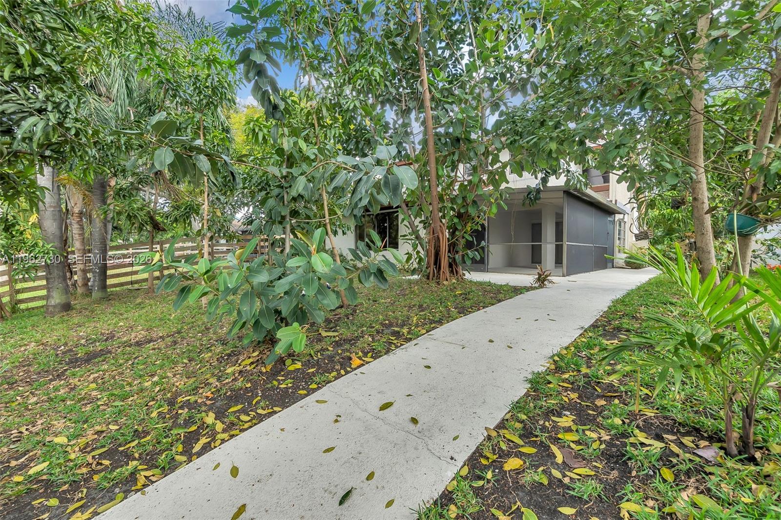 4011 SW 82nd Ter Davie, FL 33328