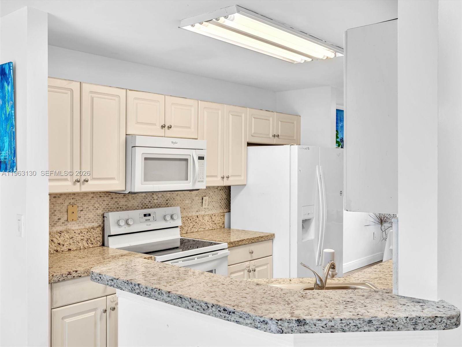 2237 NW 171st Ter Pembroke Pines, FL 33028