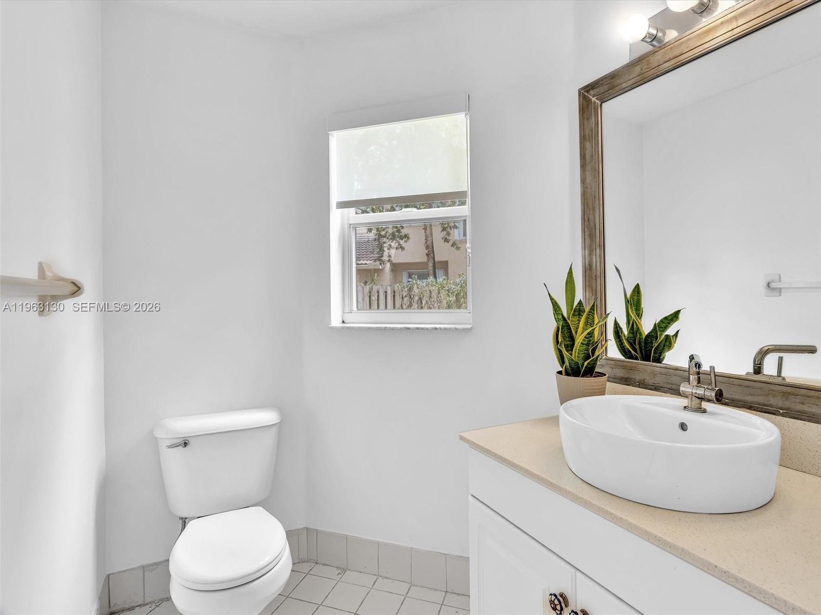 2237 NW 171st Ter Pembroke Pines, FL 33028