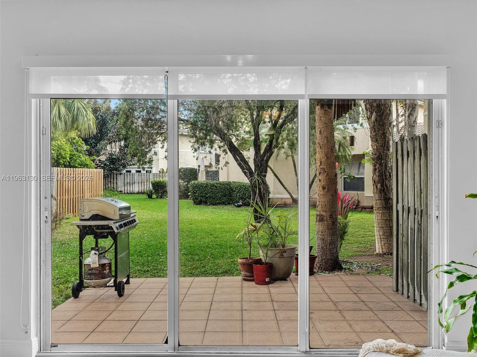 2237 NW 171st Ter Pembroke Pines, FL 33028